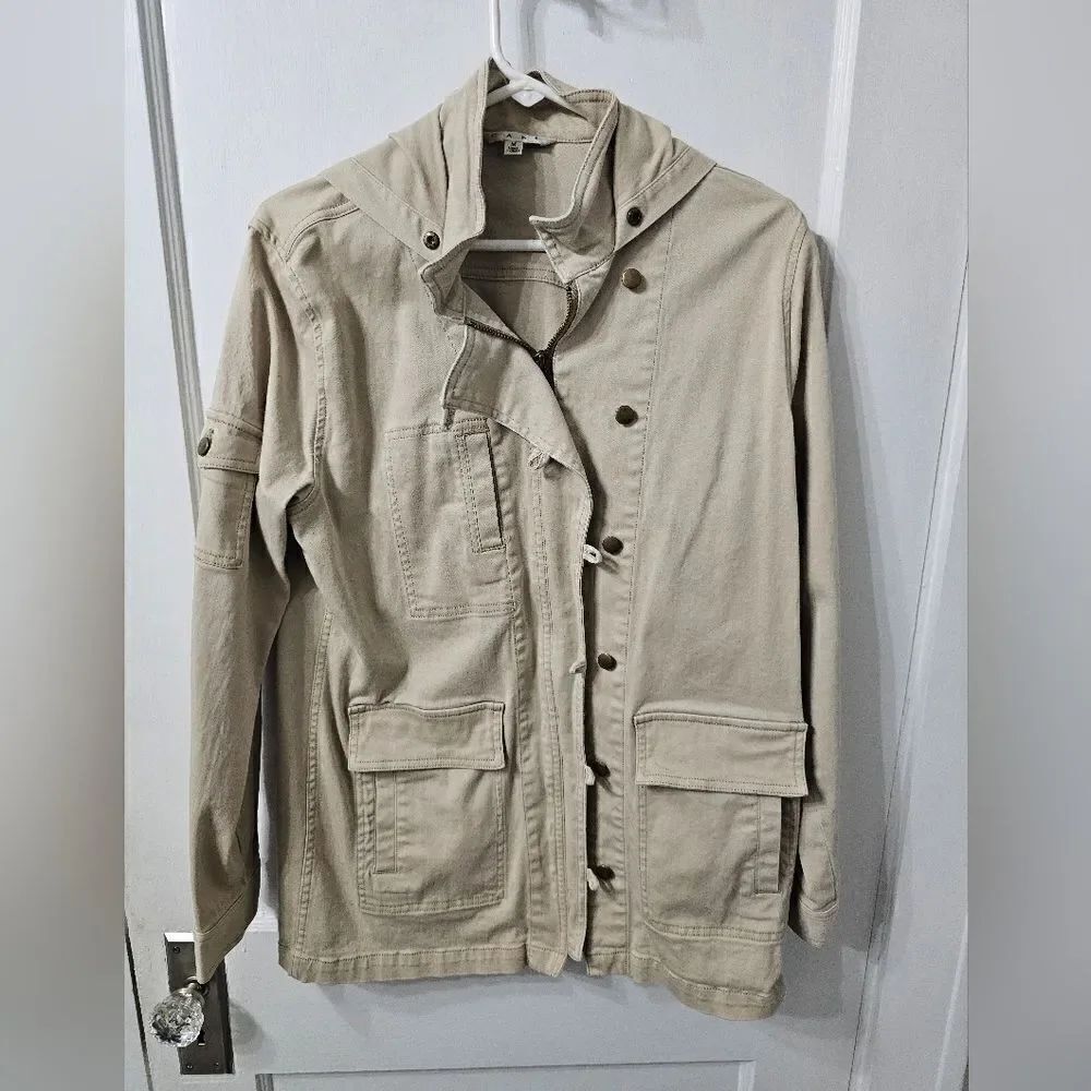 CAbi Nanook utility coat with hood, sz m, excellent condition
